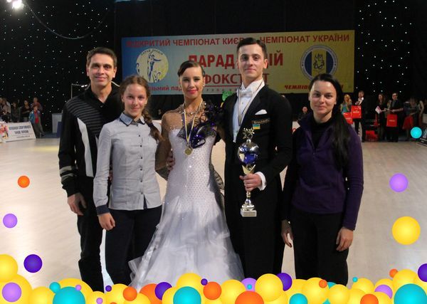 Архівне фото: бізнесмен і співзасновник Foxtrot Валерій Маковецький з сім'єю бере участь у нагородженні володарів кубка Фокстрот на танцювальному фестивалі Парад надій